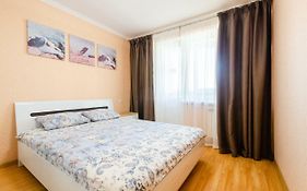 Artal Apartment On Obolonskaya Square 3